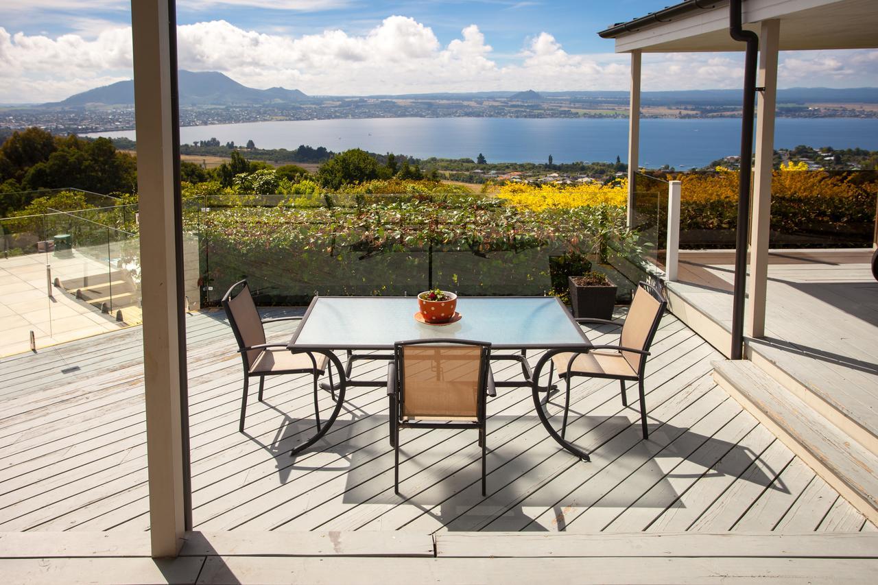 Te Moenga Lodge Taupo Exterior photo